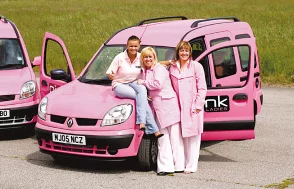 男Ji大巴进入女人此标题可能涉及到性别认同和社会包容性的讨论