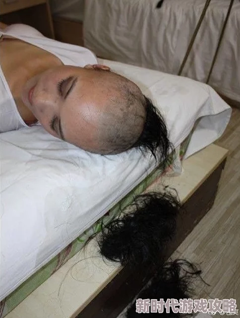 女脱男生内裤摸j的视频网友评论：尺度太大，令人震惊，道德沦丧！